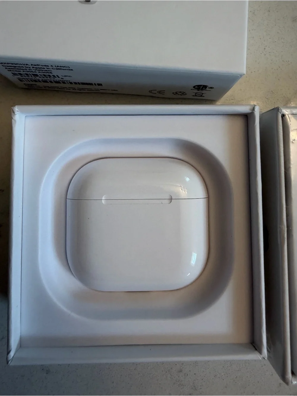 AirPods gen 4s never used comes with every thing (ONE DAY SHIPPING)